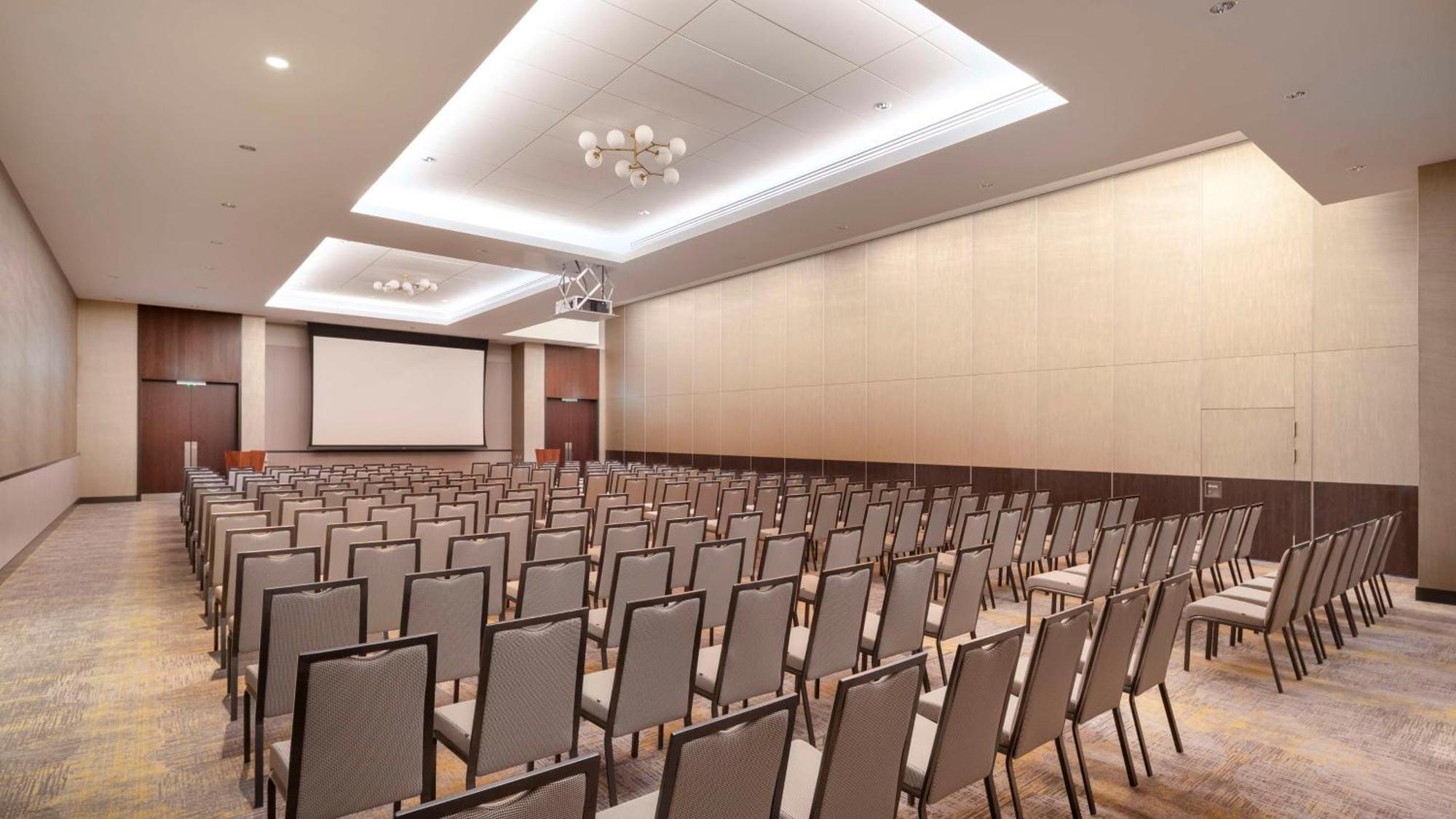 Hotel Hilton Woking Esterno foto