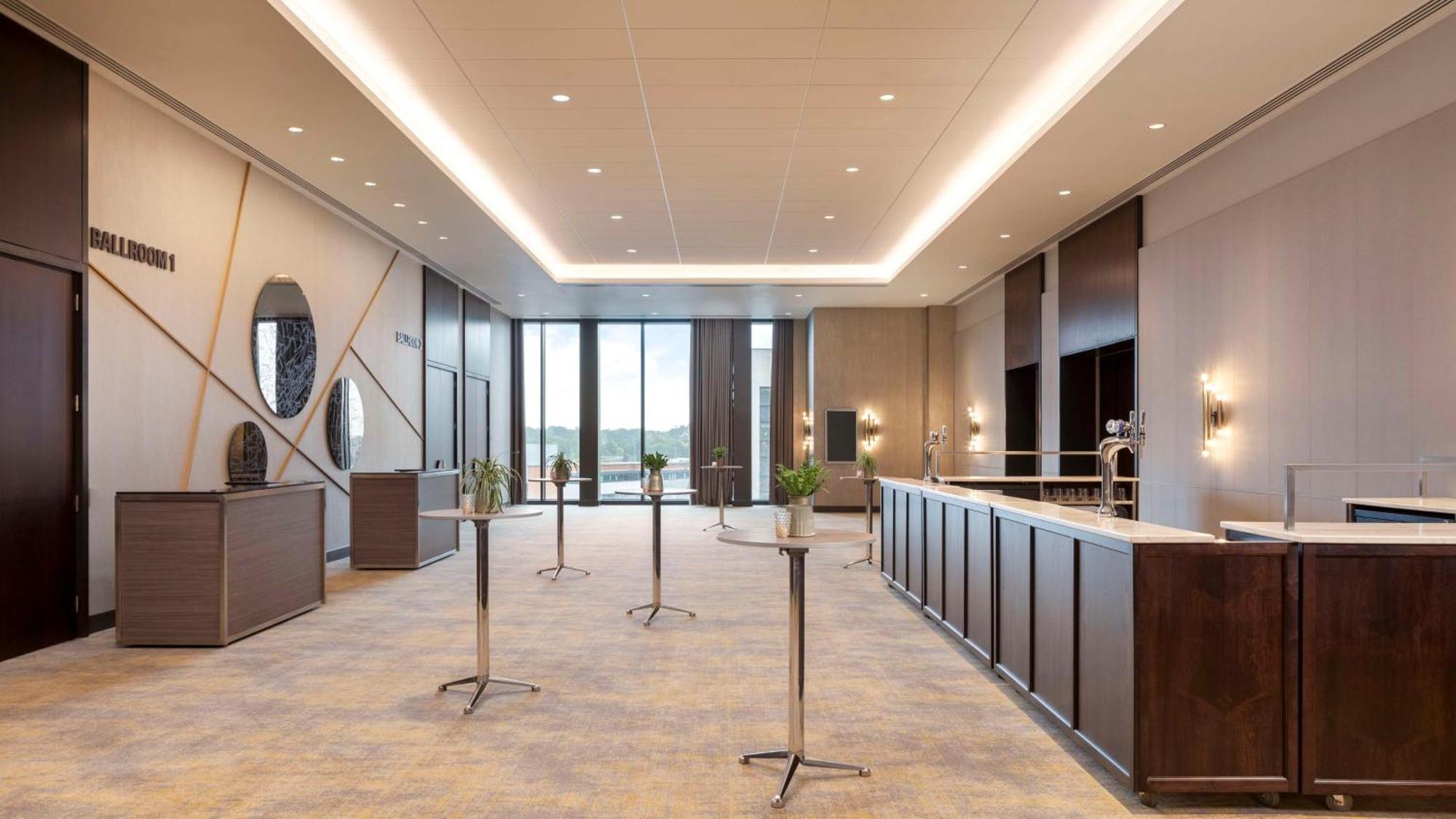 Hotel Hilton Woking Esterno foto