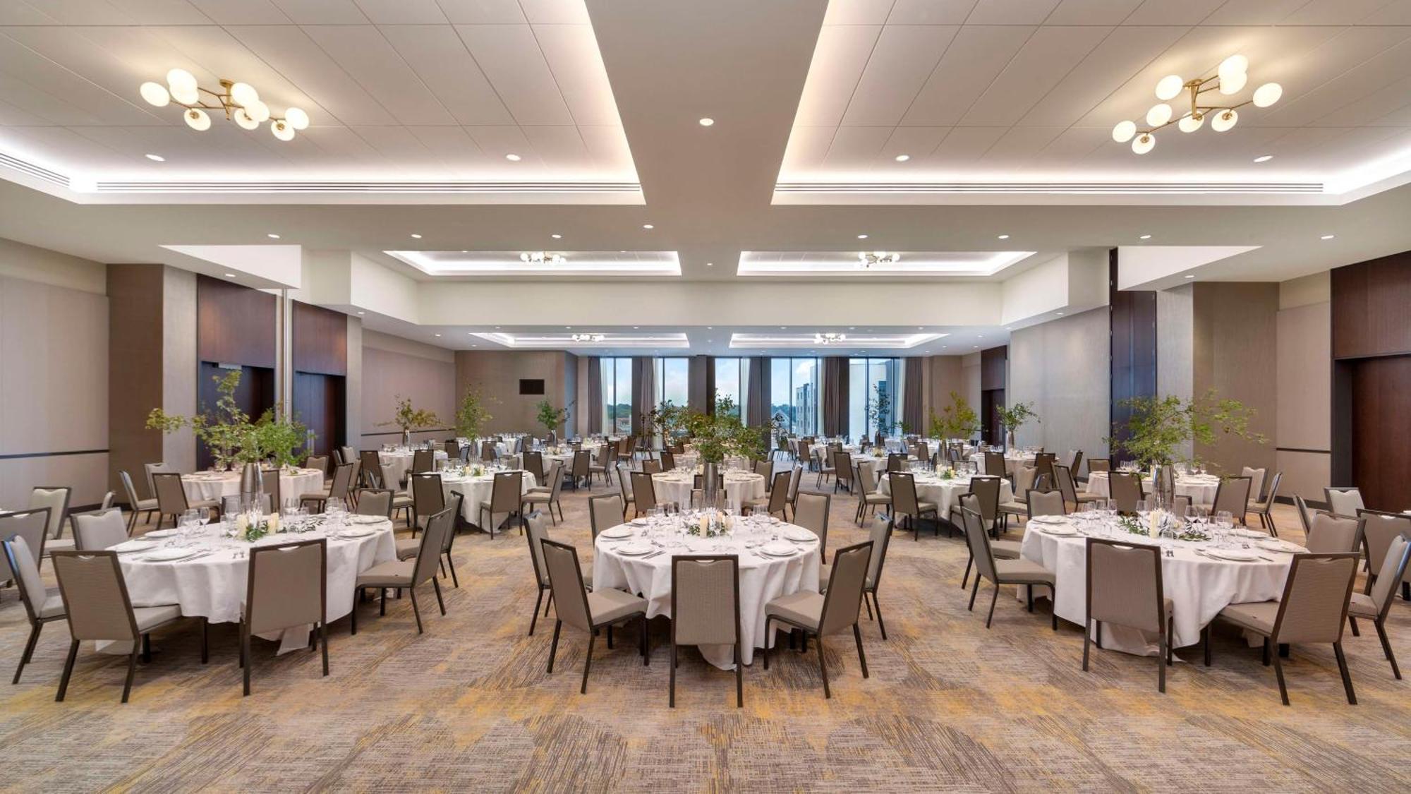 Hotel Hilton Woking Esterno foto