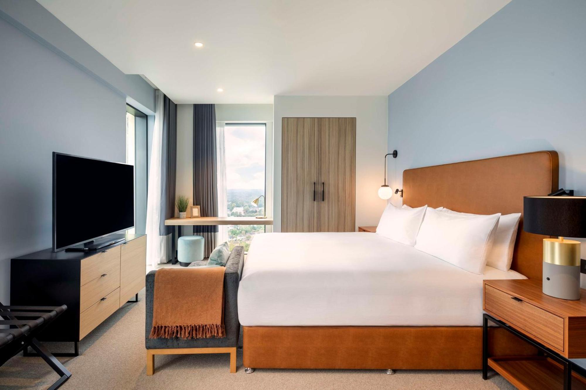 Hotel Hilton Woking Esterno foto