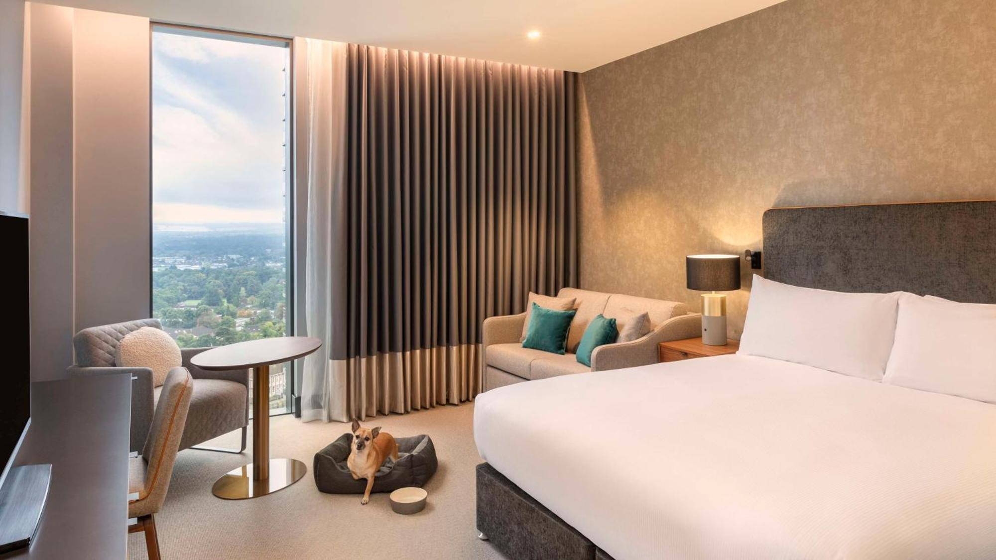 Hotel Hilton Woking Esterno foto