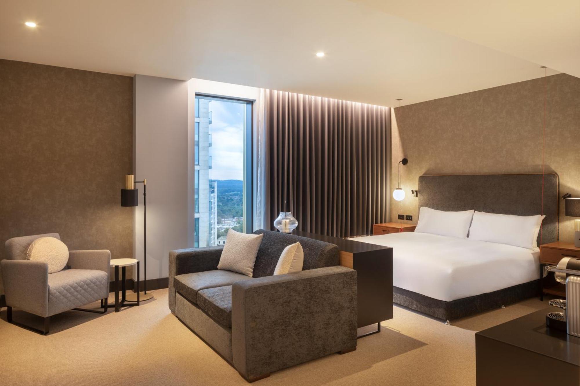 Hotel Hilton Woking Esterno foto