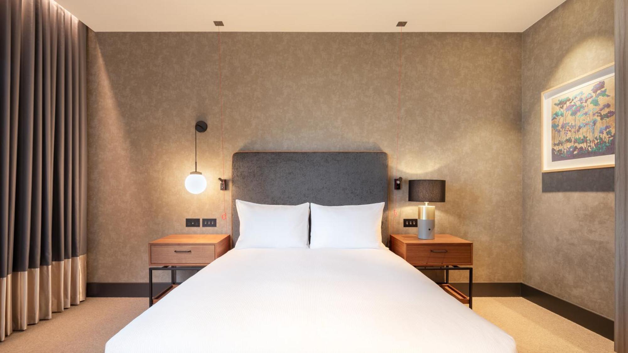 Hotel Hilton Woking Esterno foto